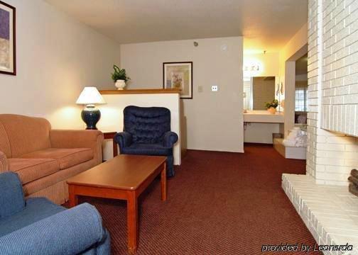 Days By Wyndham University Drive 3* College Station