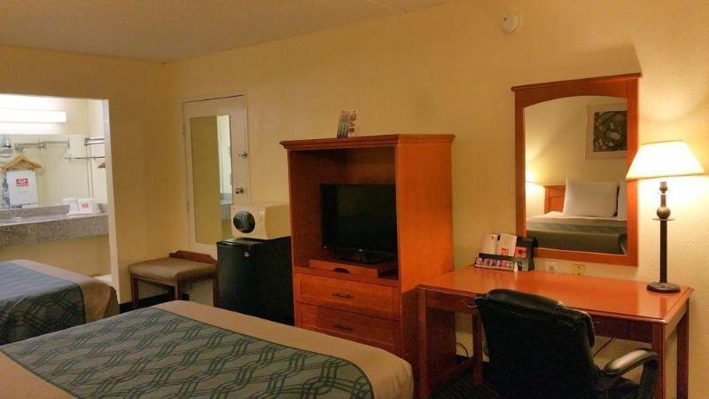 Motel Days By Wyndham Drive