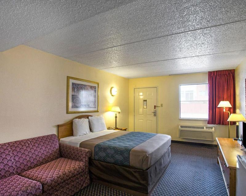 Days By Wyndham University Drive College Station