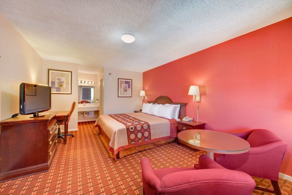 Days By Wyndham Drive College Station