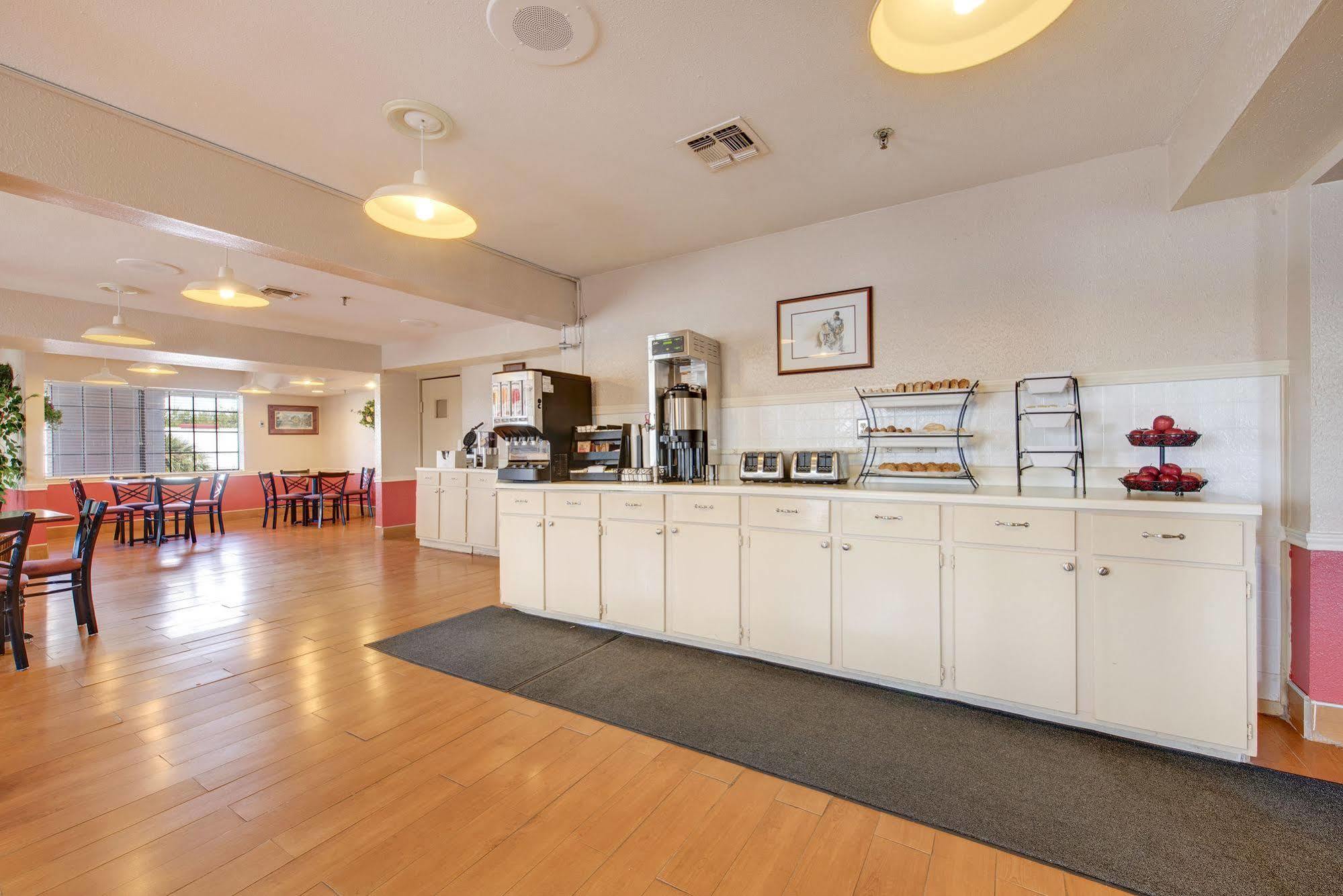 Days By Wyndham Drive 3*